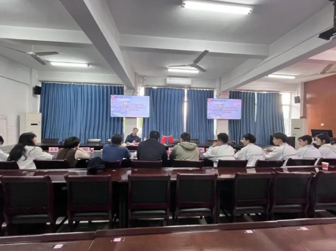 迎智慧校園考察 促品質教育提升：漳州第一職業中專學校迎接第二批省級“智慧校園試點?！睂＜医M來?？疾? width=