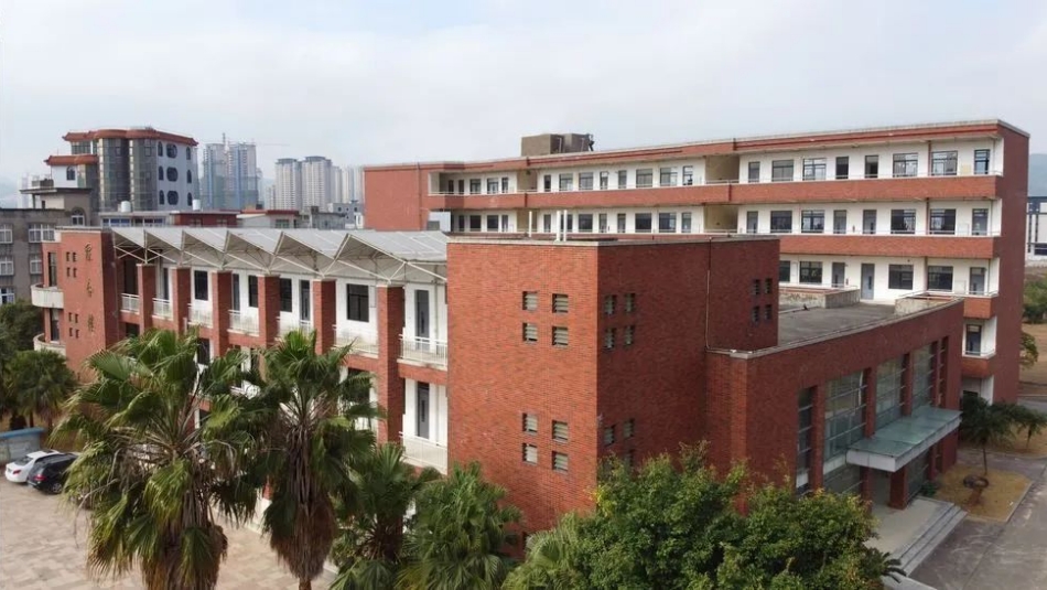 福建中華技師學院.jpg